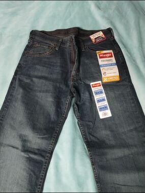 Wrangler Straight Fit Jeans in Dark Blue Wash
